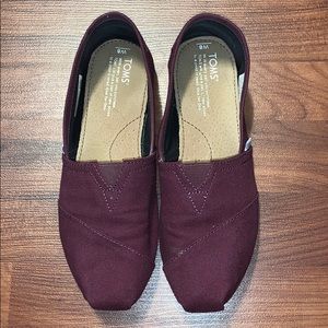 Tom’s classic shoes